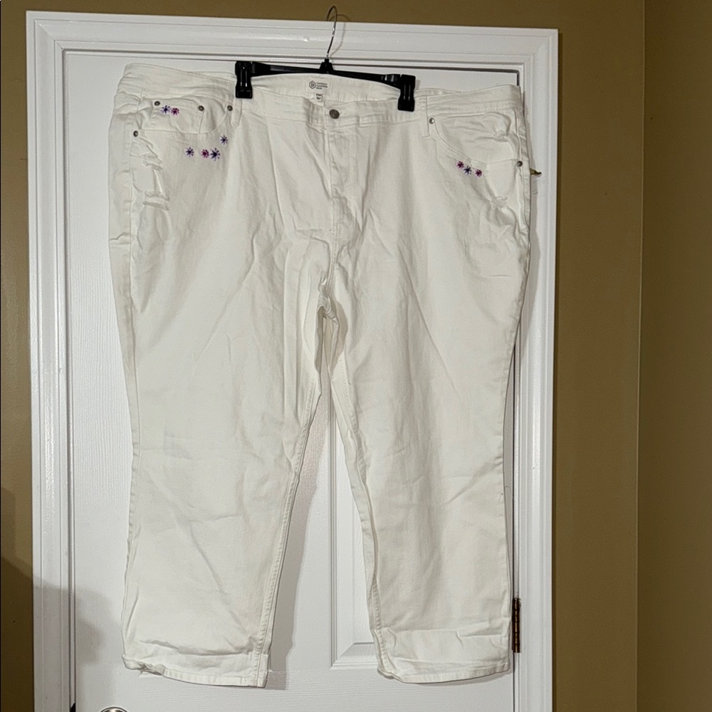 NWOT White Jeans with Purple Star Embellishments 30WP
